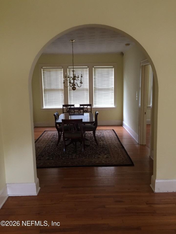 1125 Inwood Ter - Photo 3 of 5