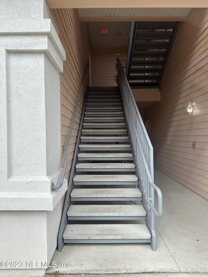 4908 Key Lime Dr Unit 208 #208 - Photo 2 of 36