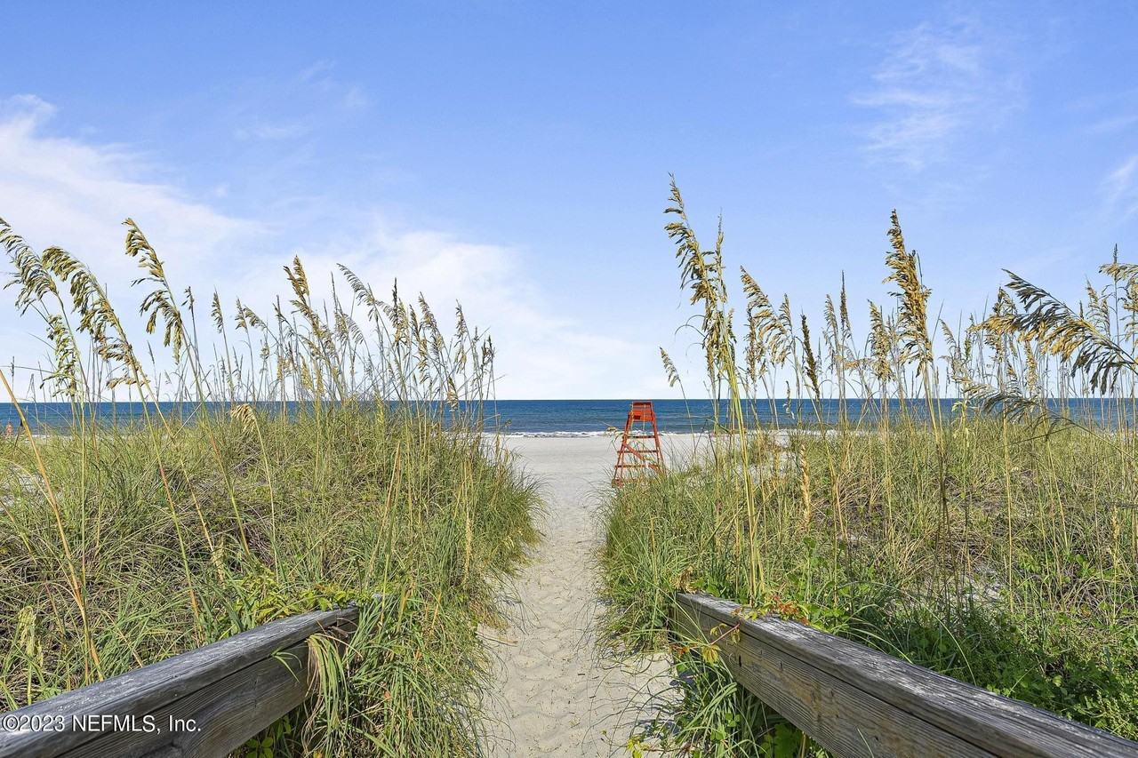 187 19th Ave N - Photo 3 of 27