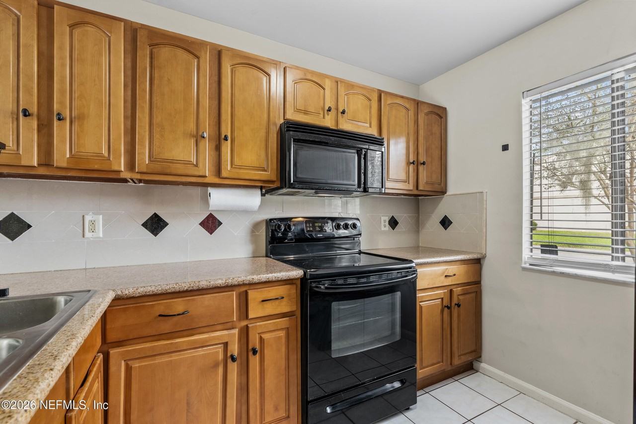 8300 Plaza Gate Ln Apt 1163 #1163 - Photo 3 of 21