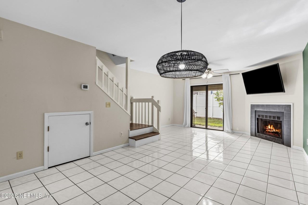 8300 Plaza Gate Ln Apt 1163 #1163 - Photo 7 of 21