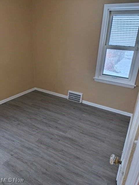 5202 Henry St - Photo 6 of 15
