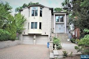 featured image of 39 Irving Ave