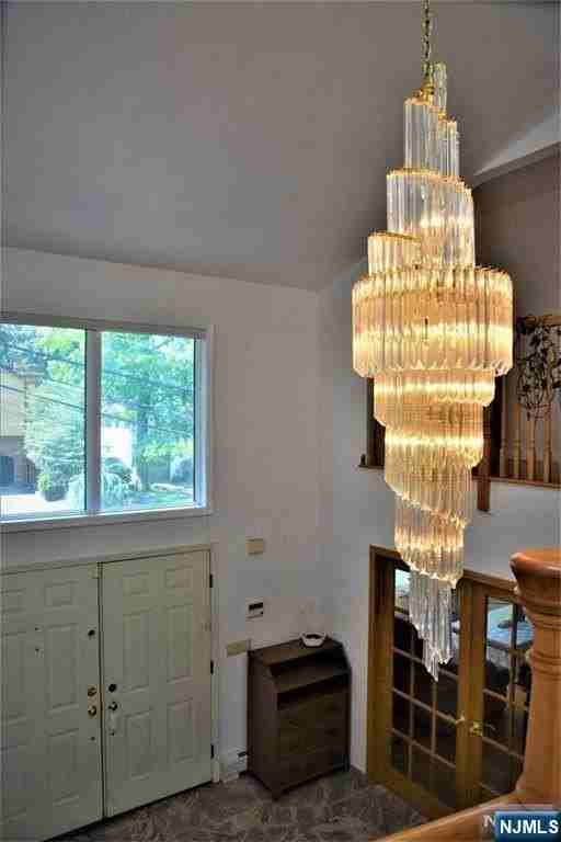 39 Irving Ave - Photo 4 of 31