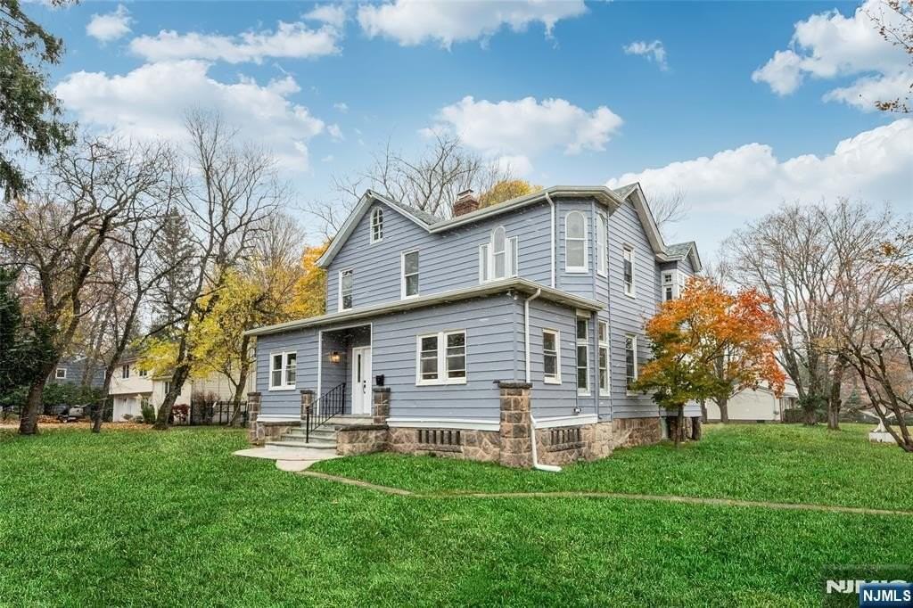 684 Closter Dock Rd - Photo 2 of 28