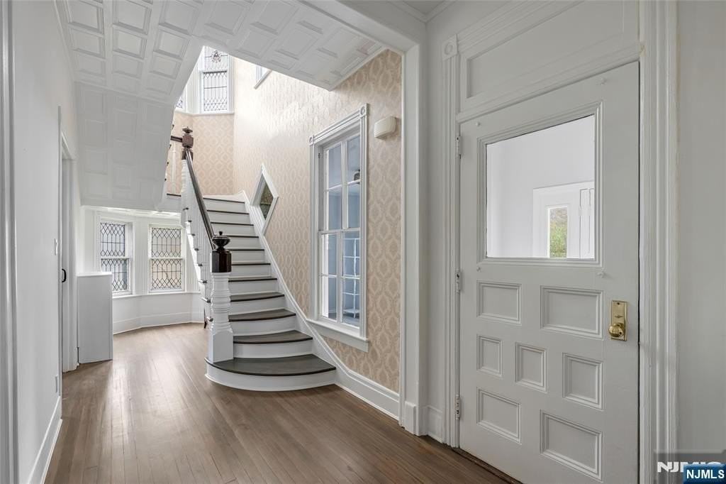 684 Closter Dock Rd - Photo 3 of 28