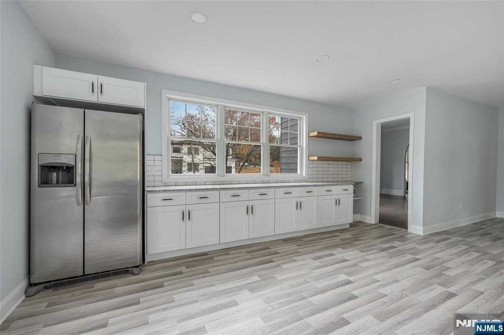 684 Closter Dock Rd - Photo 7 of 28