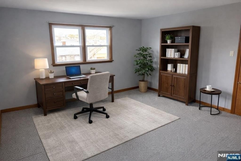 60 Roosevelt St - Photo 5 of 15