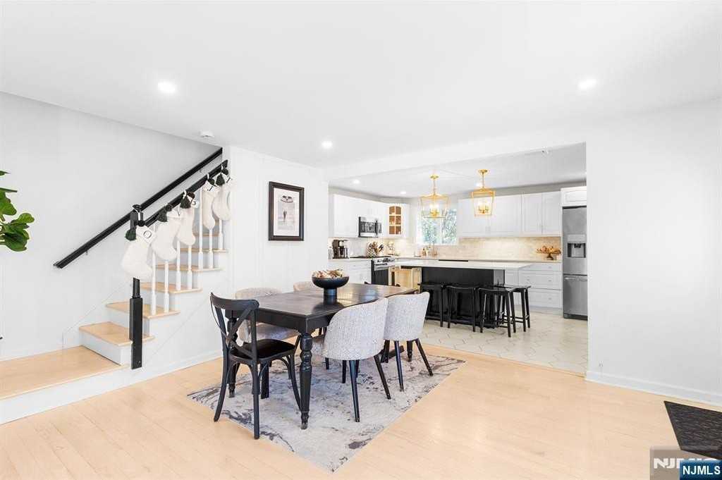 71 Madison St - Photo 2 of 16