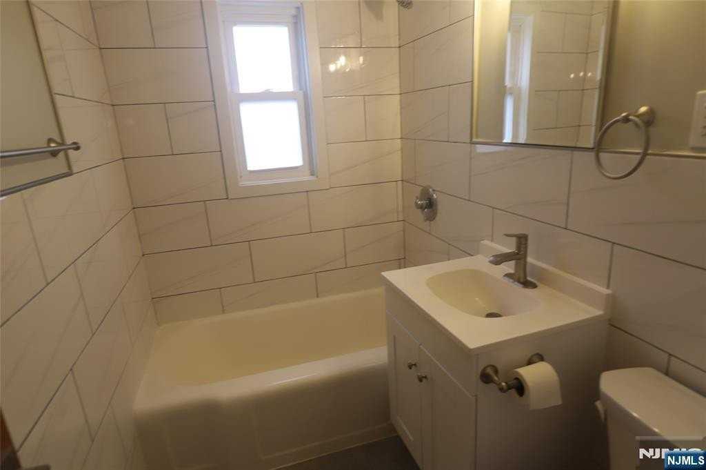 22 Beech St - Photo 2 of 13