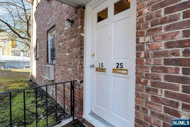 172 Fort Lee Road 1S - Photo 2 of 9