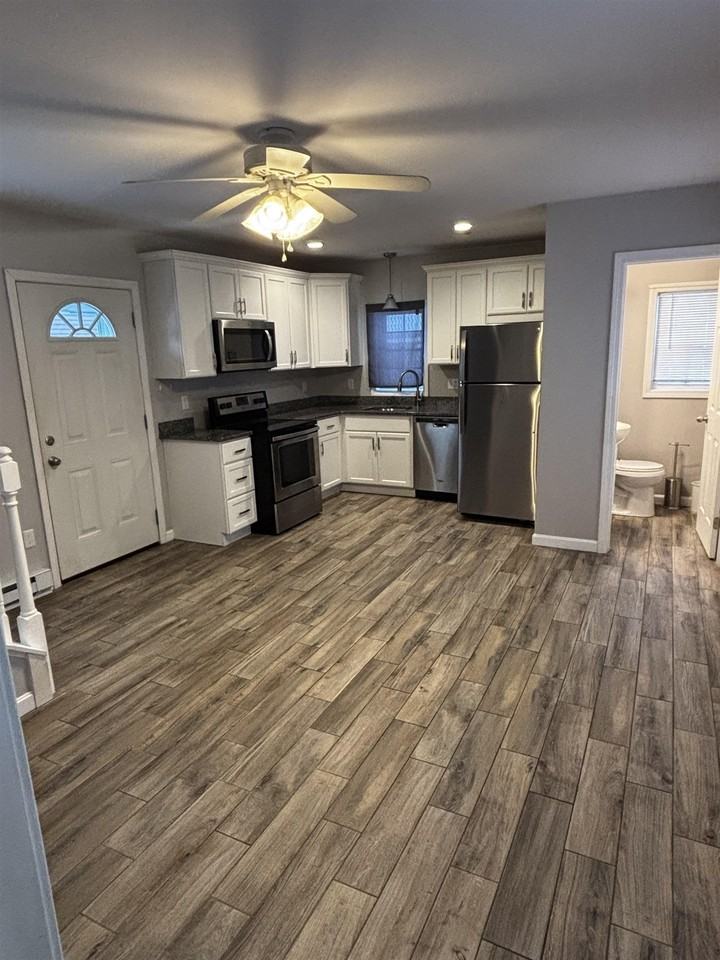 14 Winsor Ave #B - Photo 2 of 7