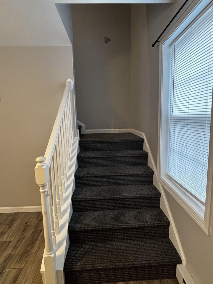 14 Winsor Ave #B - Photo 4 of 7