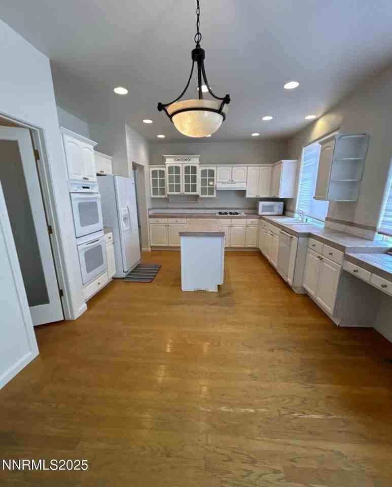 6710 Cinnamon Dr - Photo 2 of 9