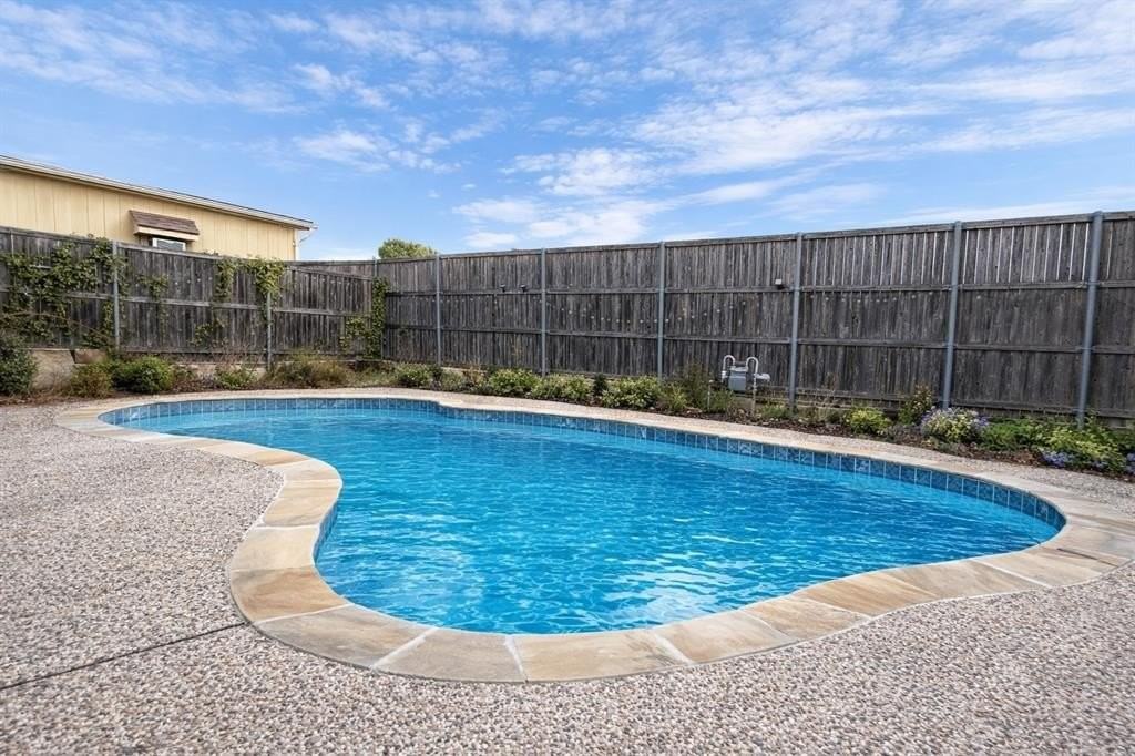 6010 Fawn Valley Ln - Photo 7 of 40