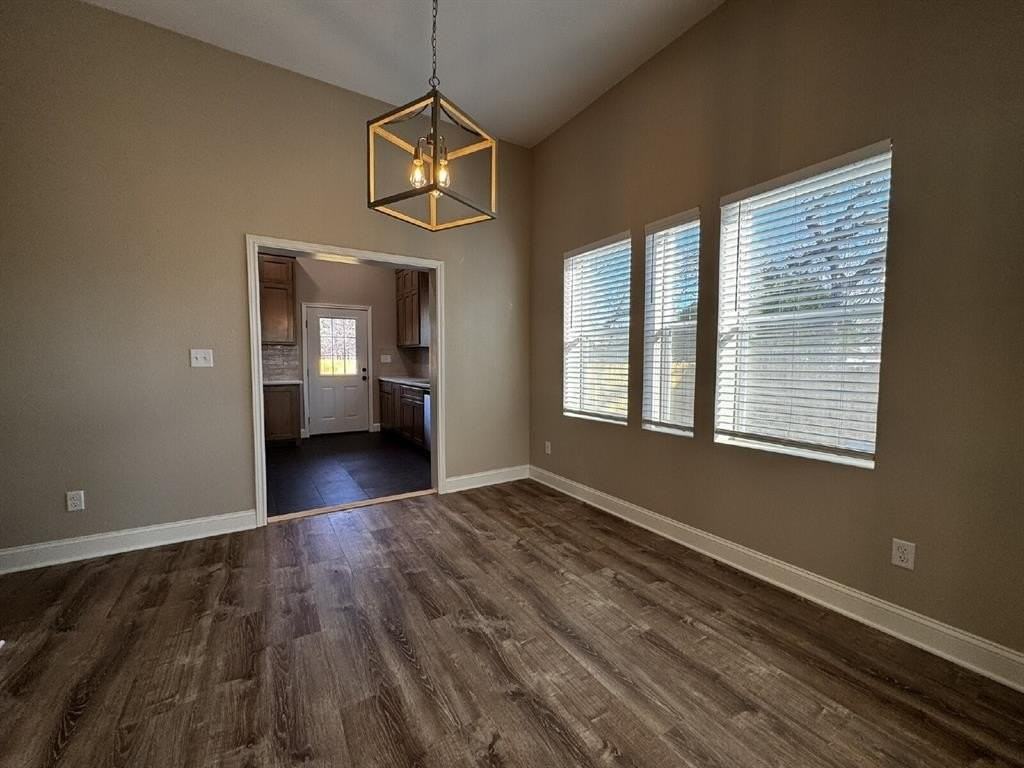 939 W Frey St - Photo 4 of 10