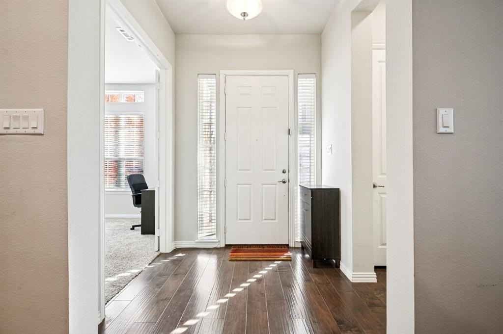 8039 Copper Way - Photo 4 of 30