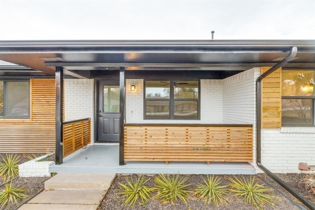 109 E 5th St - Photo 3 of 25