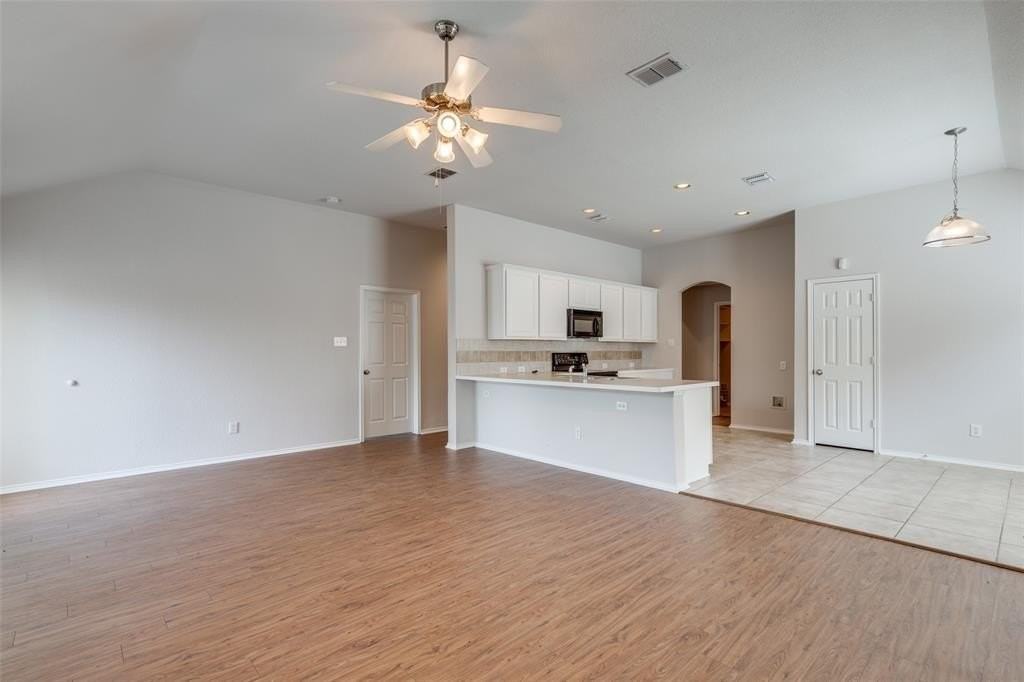 5137 Breeze Hollow Ct - Photo 2 of 12