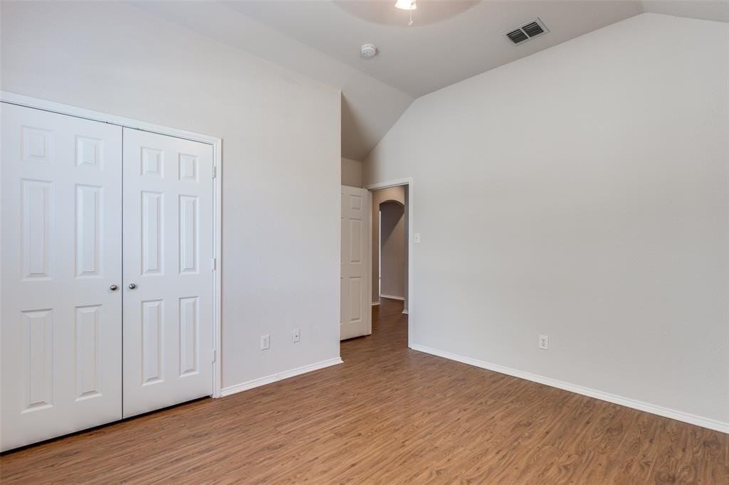 5137 Breeze Hollow Ct - Photo 6 of 12