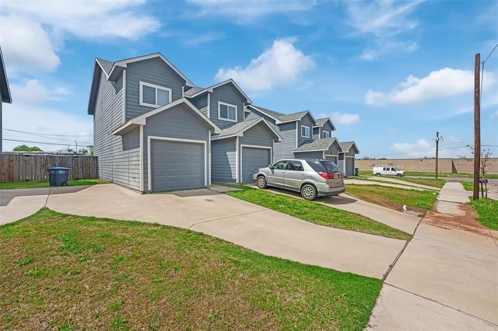 1606 Ash Crescent St - Photo 3 of 19