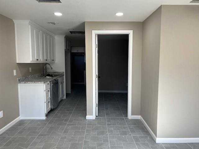 202 1/2 N Morris St - Photo 6 of 13