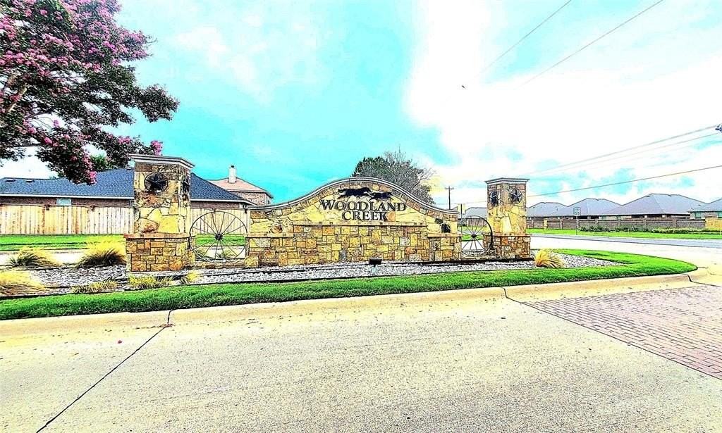 621 Chestnut Ct - Photo 2 of 38