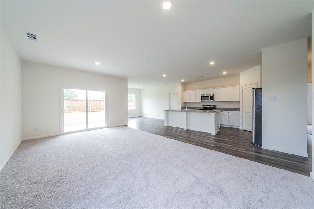 1838 Mccree St - Photo 3 of 33