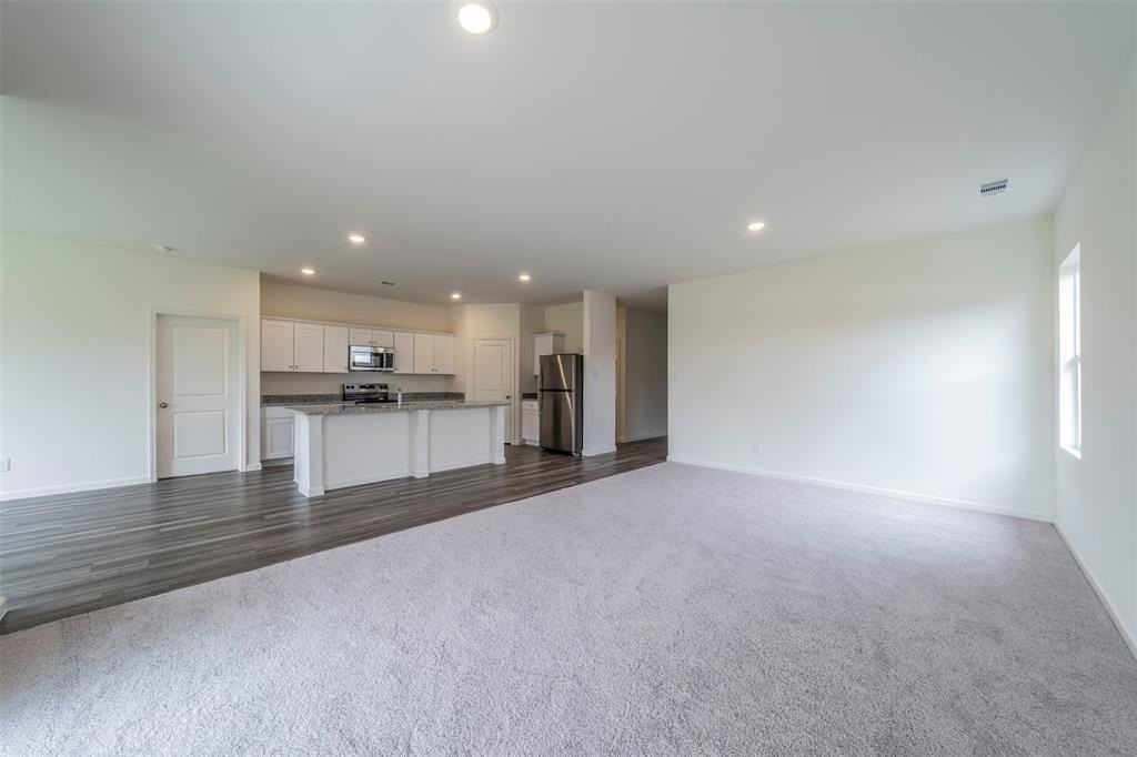 1838 Mccree St - Photo 4 of 33