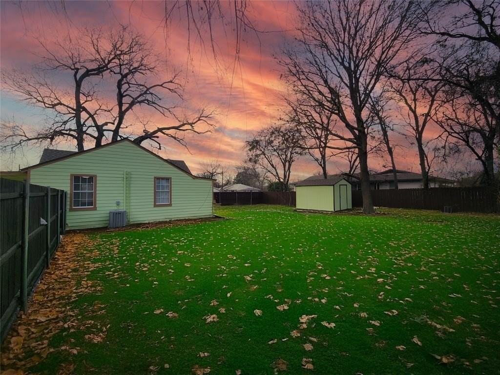 233 Texas St - Photo 7 of 34