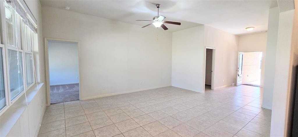 2118 Sable Wood Dr - Photo 3 of 19