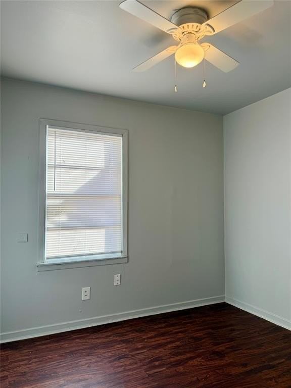 5310 Laguna Dr - Photo 4 of 13