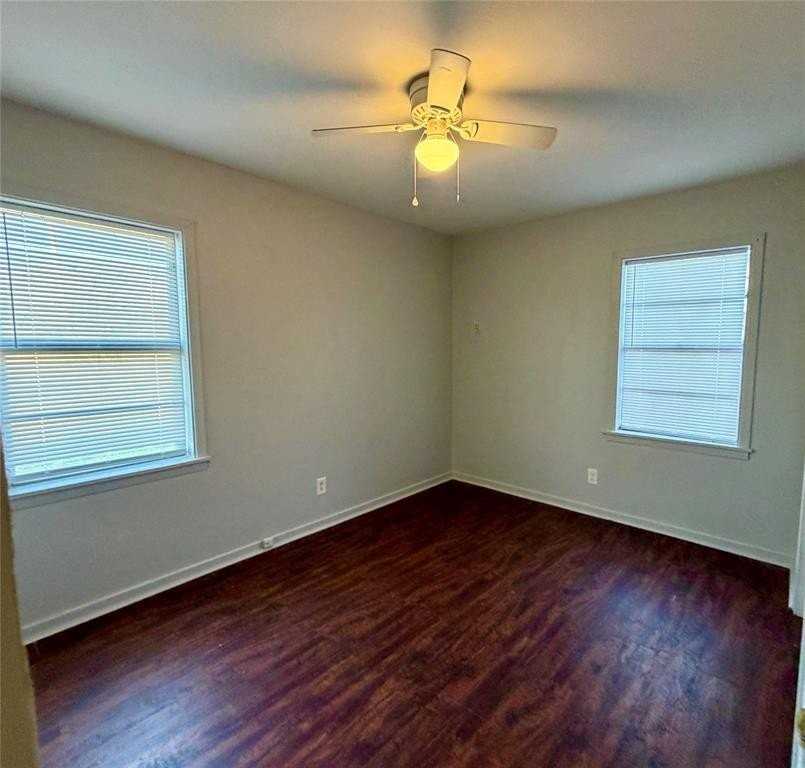 5310 Laguna Dr - Photo 6 of 13