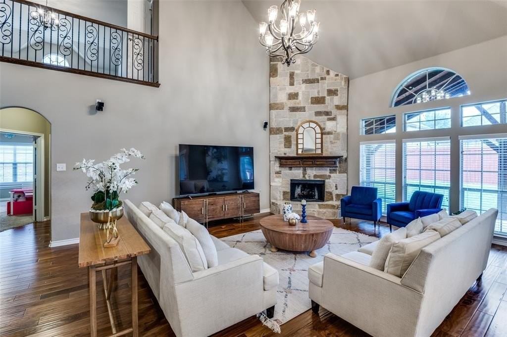 3032 Larreta - Photo 2 of 24