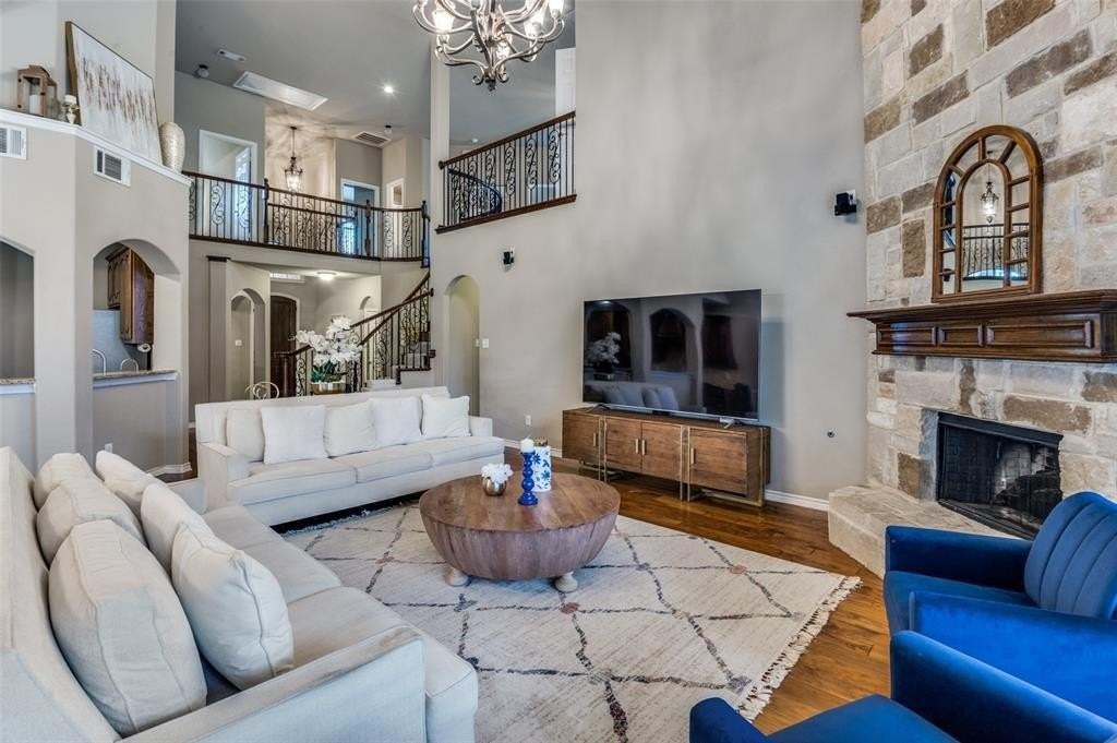 3032 Larreta - Photo 3 of 24