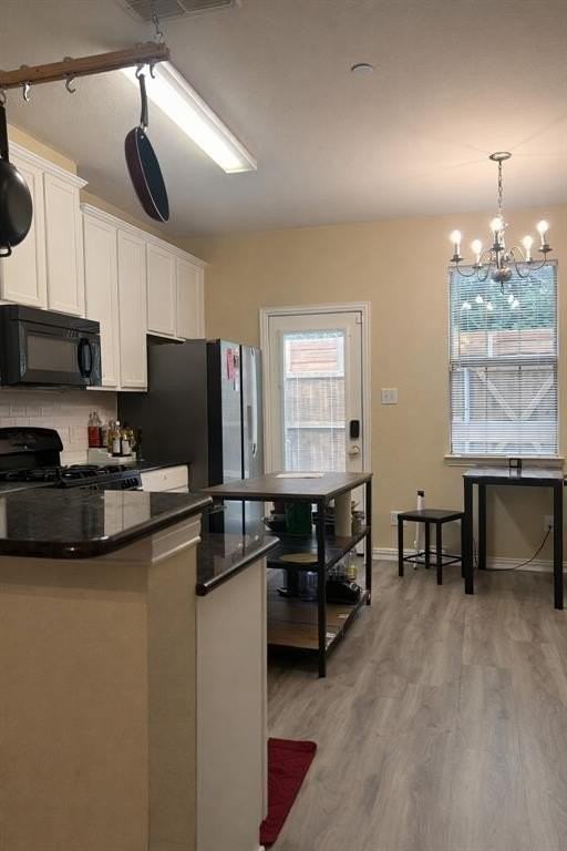 7953 Hannah St - Photo 3 of 18