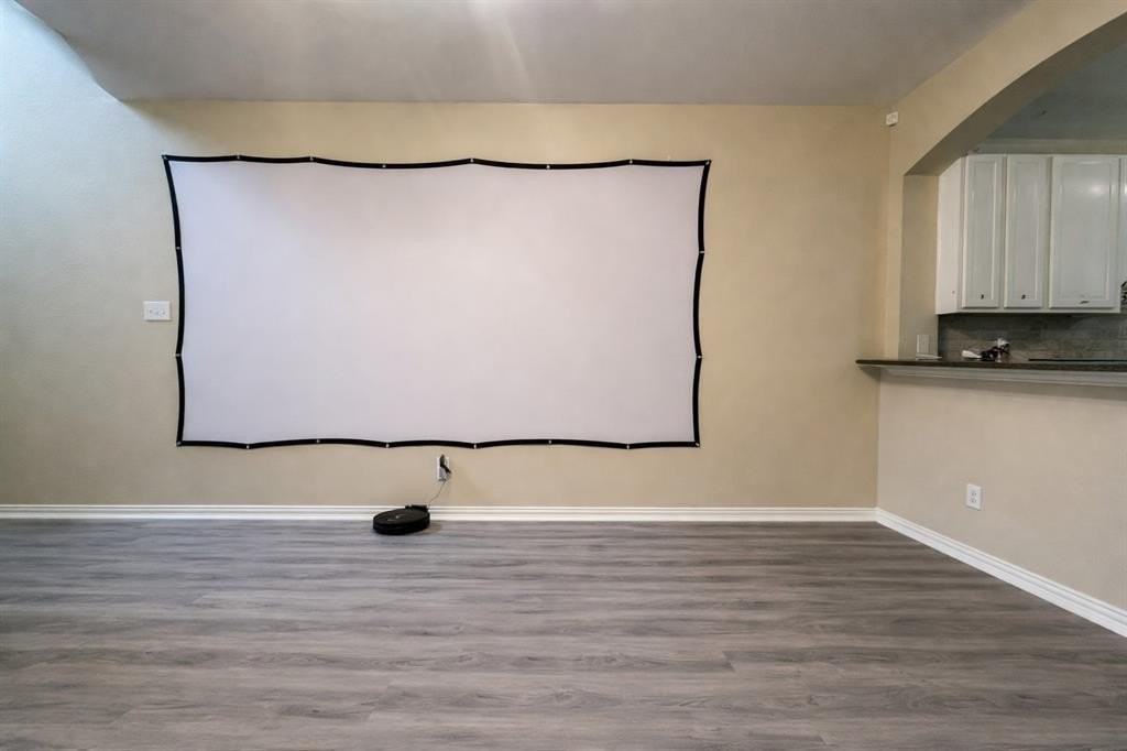 7953 Hannah St - Photo 4 of 18