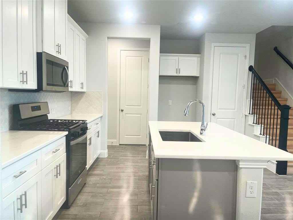 3132 Galveston St - Photo 3 of 16