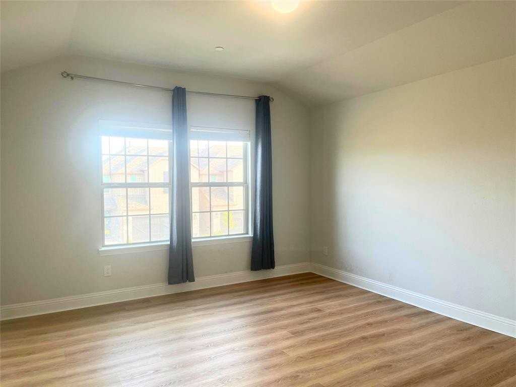 3132 Galveston St - Photo 6 of 16