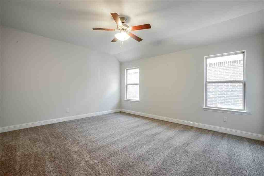 2912 Chestnut Ln - Photo 7 of 19