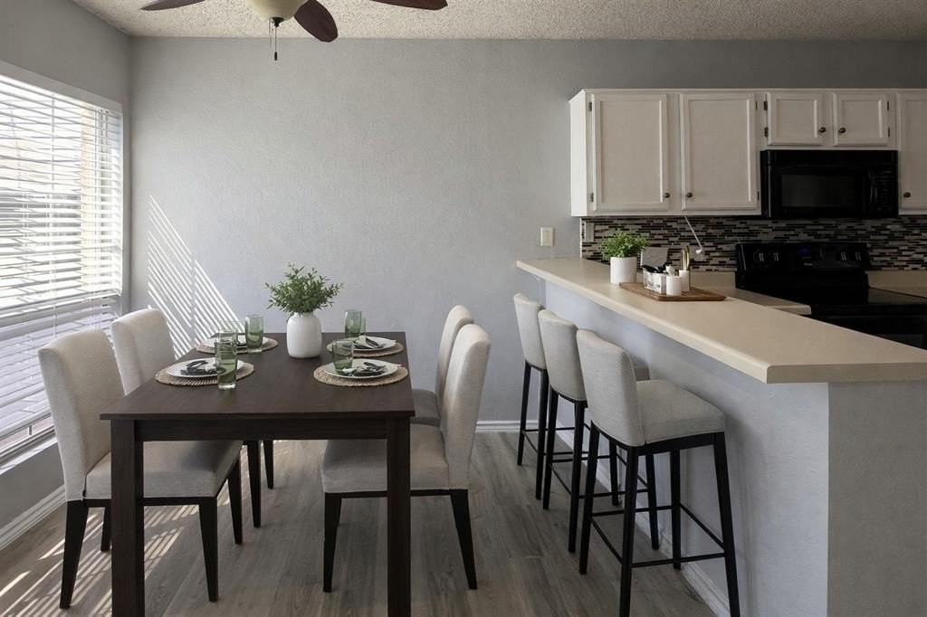 1520 Beach Ln - Photo 4 of 21