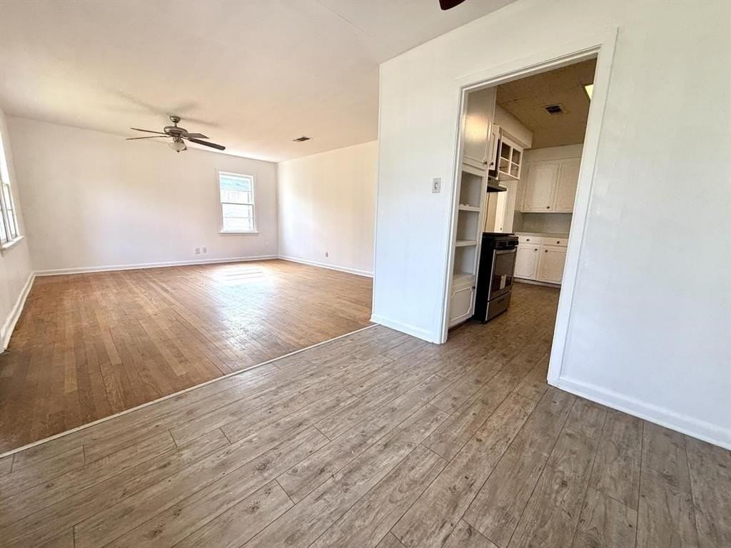 1511 Debra St - Photo 4 of 26