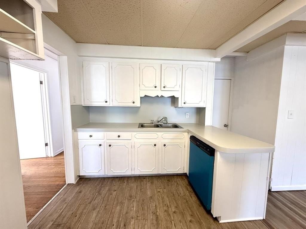 1511 Debra St - Photo 6 of 26