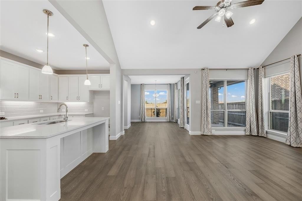 3813 Brinkley Dr - Photo 2 of 40