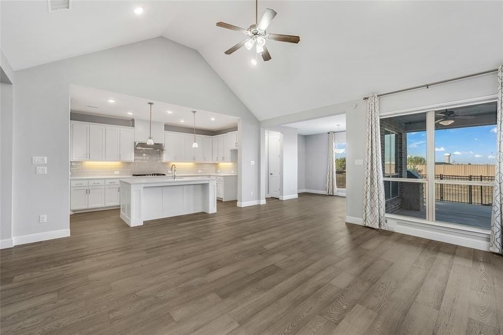 3813 Brinkley Dr - Photo 4 of 40