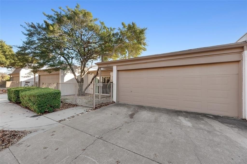 1813 Place One Ln - Photo 2 of 20