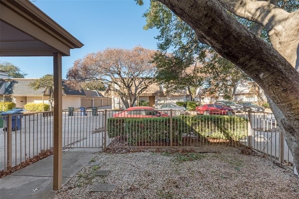 1813 Place One Ln - Photo 3 of 20