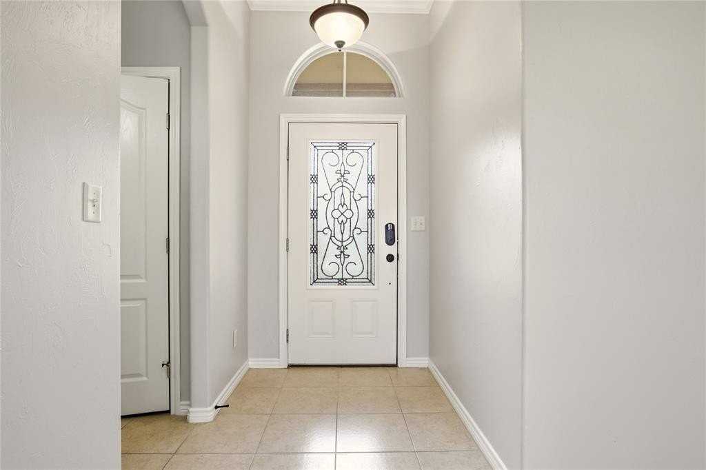 1702 Turnberry Cir - Photo 4 of 26