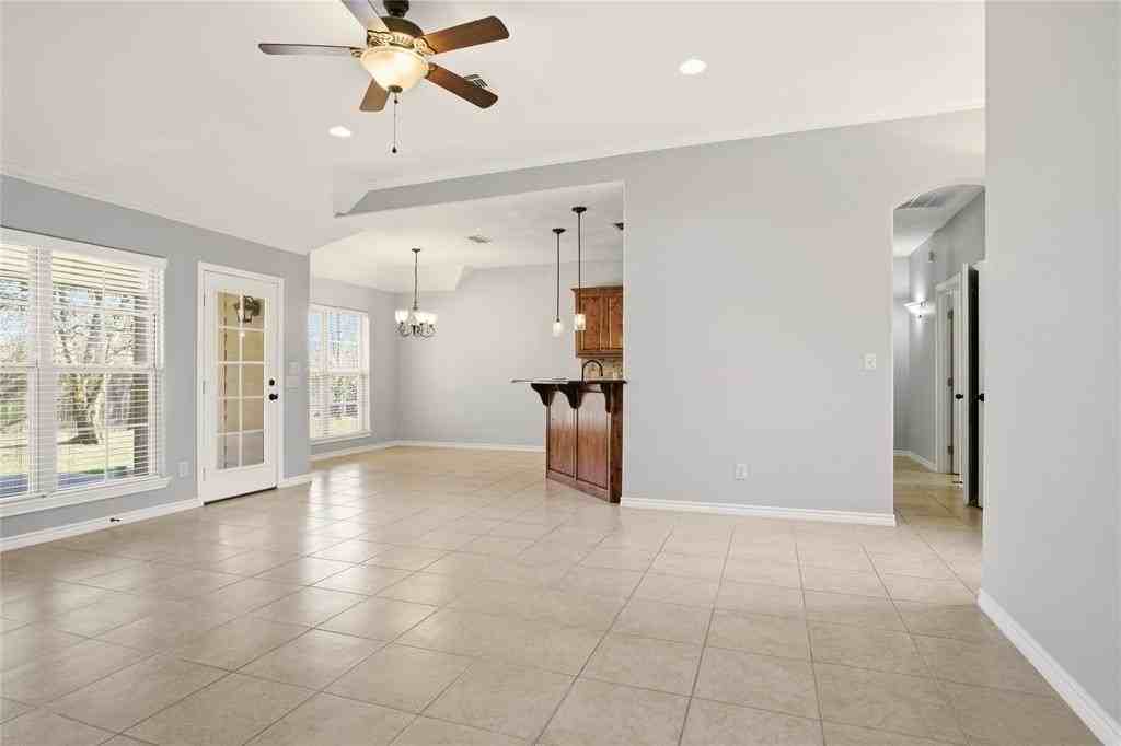 1702 Turnberry Cir - Photo 6 of 26