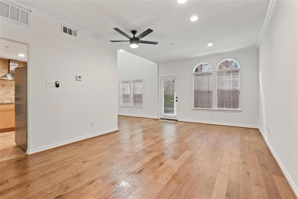 6015 Oram St #D - Photo 2 of 17